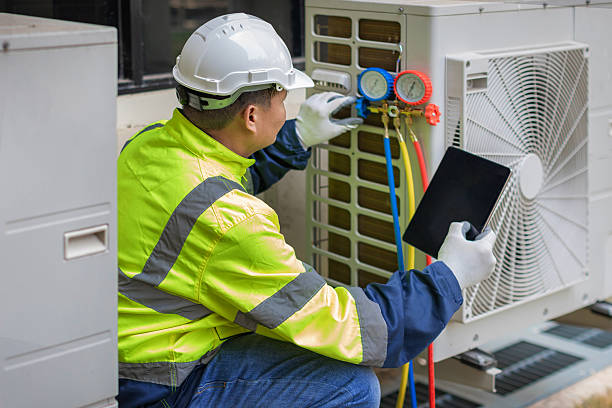 Professional Ductwork Repair technician working in Mount Morris, IL